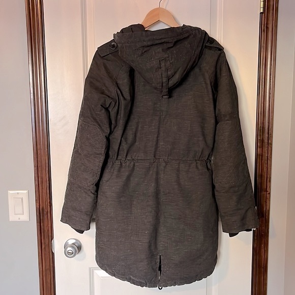 Community (Aritzia) Paradigm Parka - Picture 7 of 8